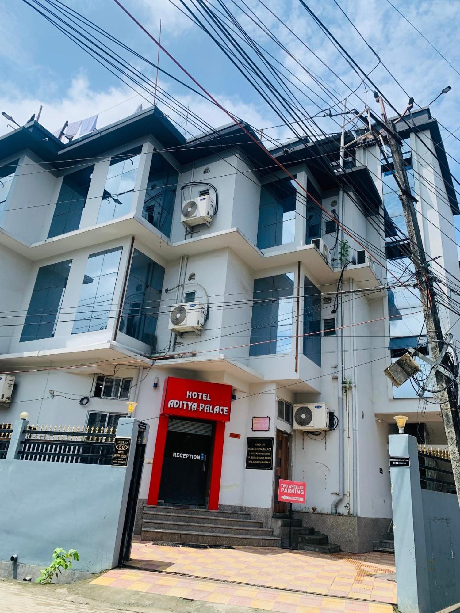 Hotel Aditya Palace กูวาฮาติ ภายนอก รูปภาพ