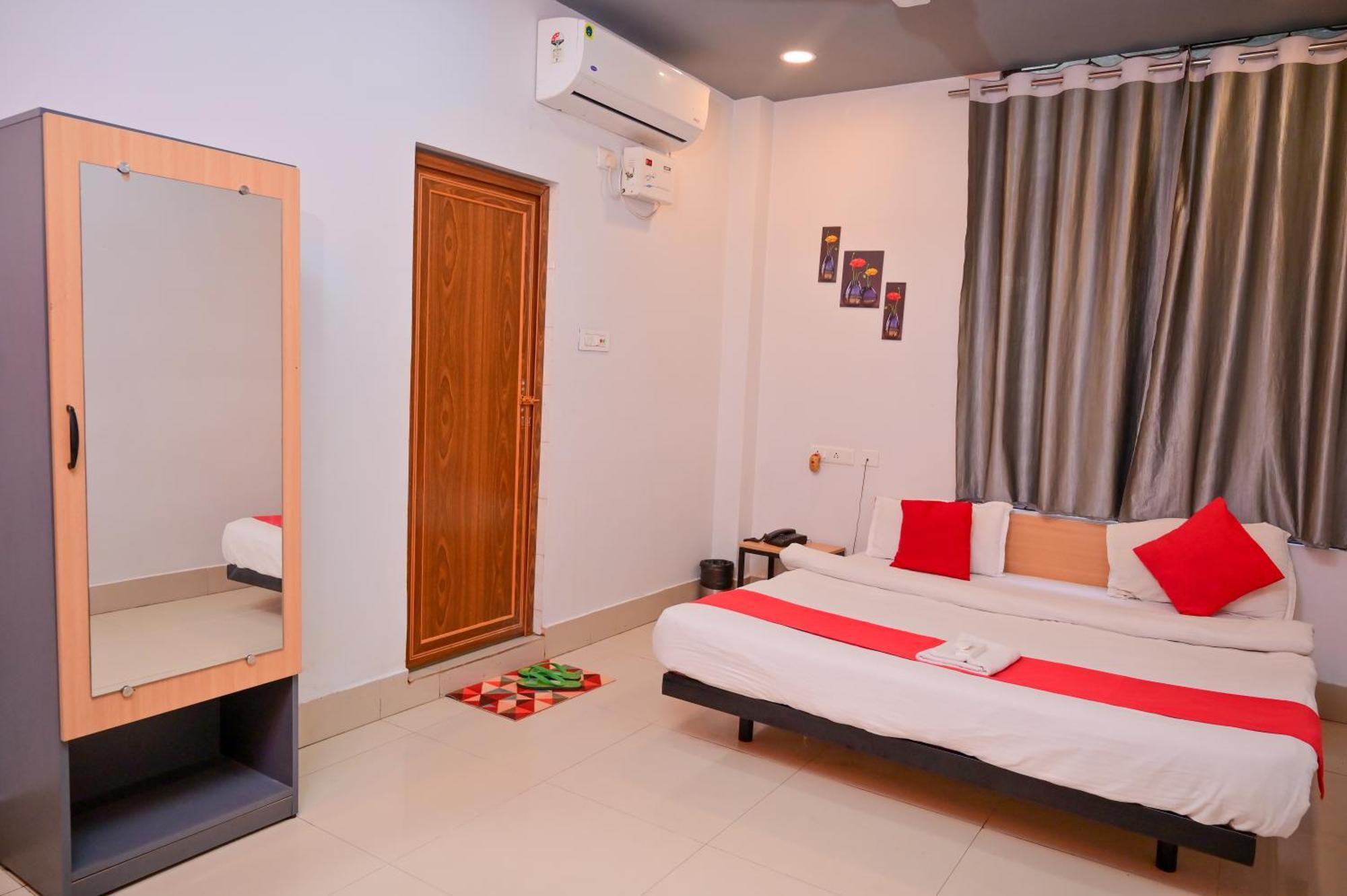 Hotel Aditya Palace กูวาฮาติ ภายนอก รูปภาพ