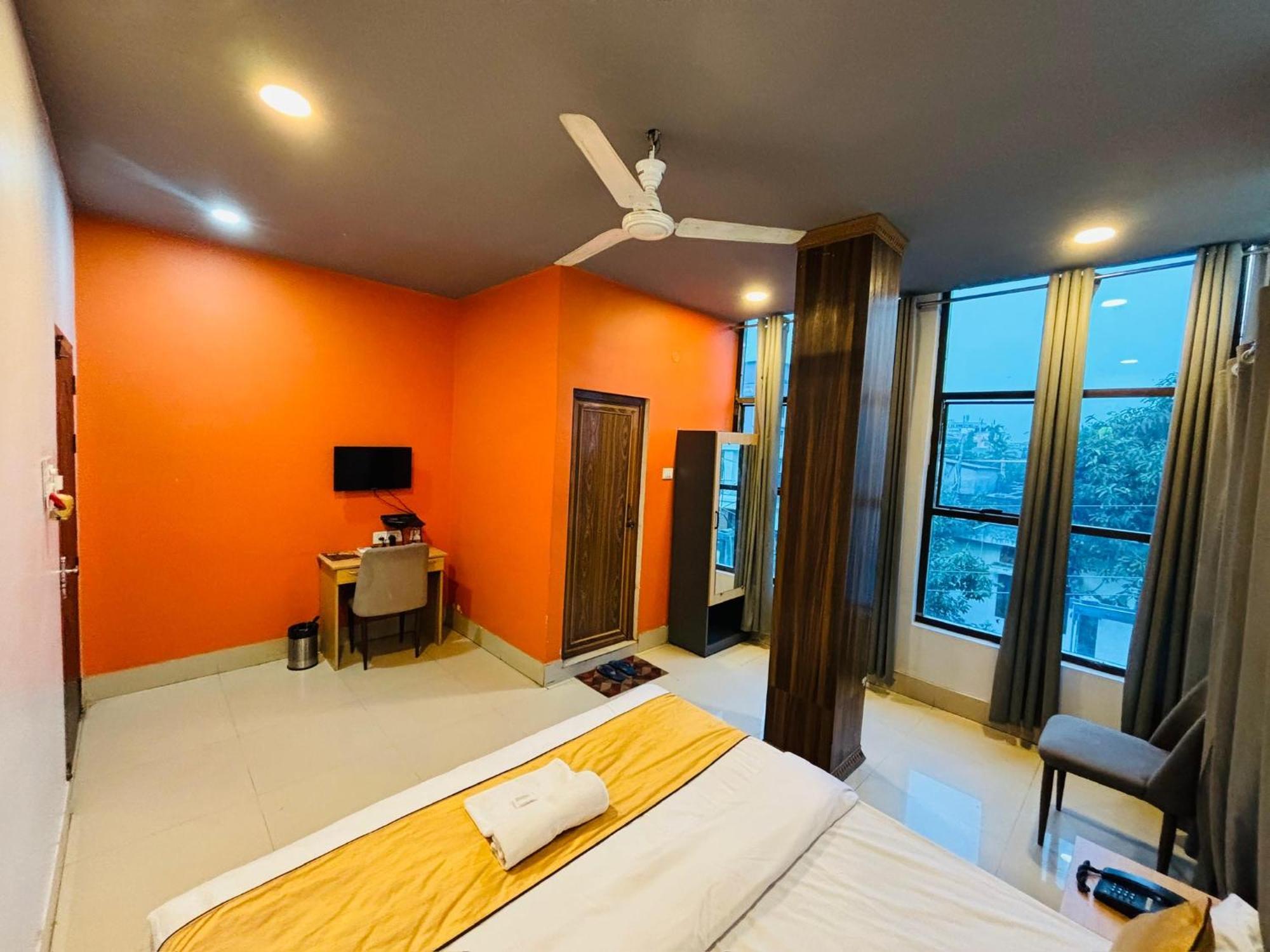 Hotel Aditya Palace กูวาฮาติ ภายนอก รูปภาพ
