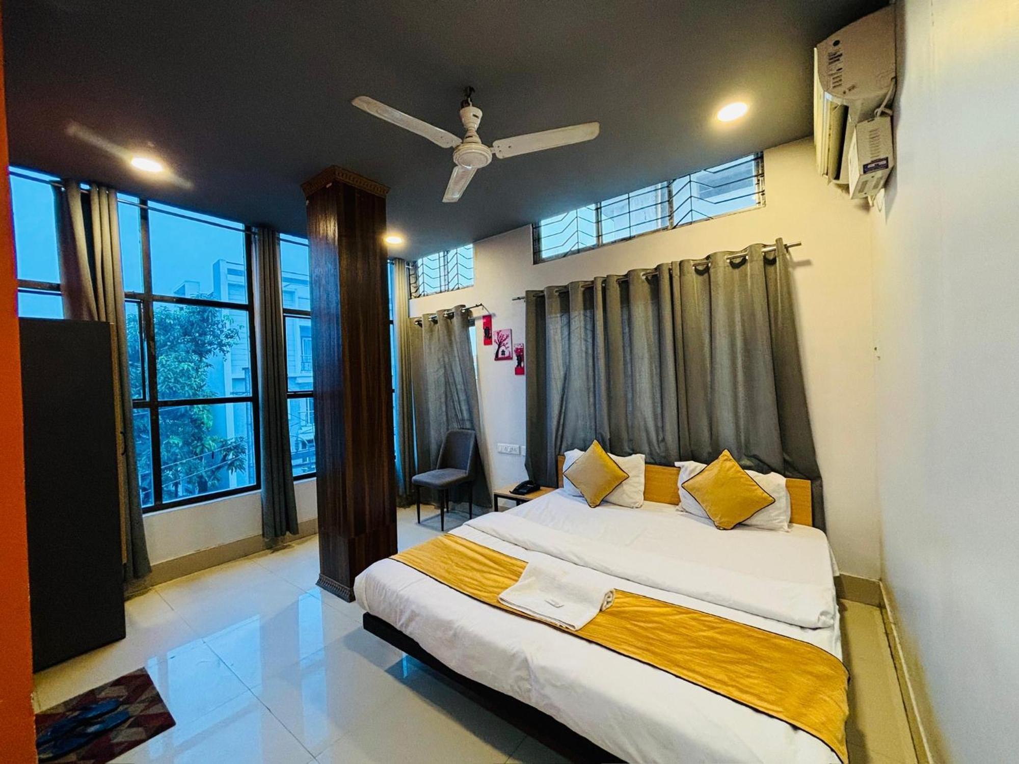 Hotel Aditya Palace กูวาฮาติ ภายนอก รูปภาพ